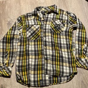 Boys buttoned shirt M